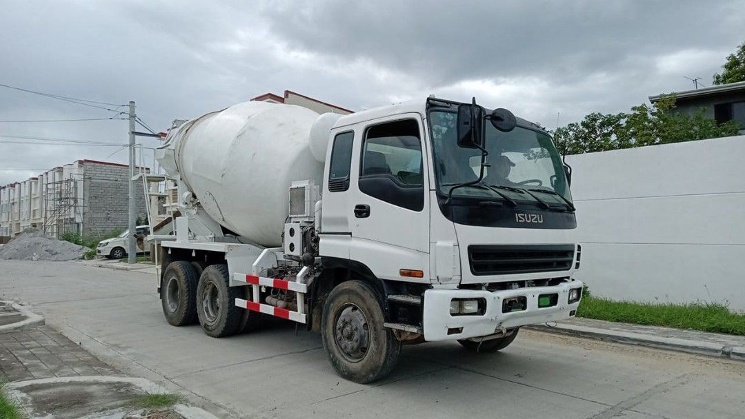 MIXER TRUCK (Category: Heavy Vehicles) located in Quezon City. Submitted by clezzyy (Listing ID 1235070643, Image 3). Description: Mixer Truck – ISUZU-GIGA Engine No.: 6TE1-101731 Chassis No.: CXM73K3-3000057 Year Model: 2006 Diesel Selling Price: 2,650,000.00 Negotiable Message | Call or Email Me (Clez) 0939-918-5266 - Smart cnuevabilkenncorp@gmail.com.