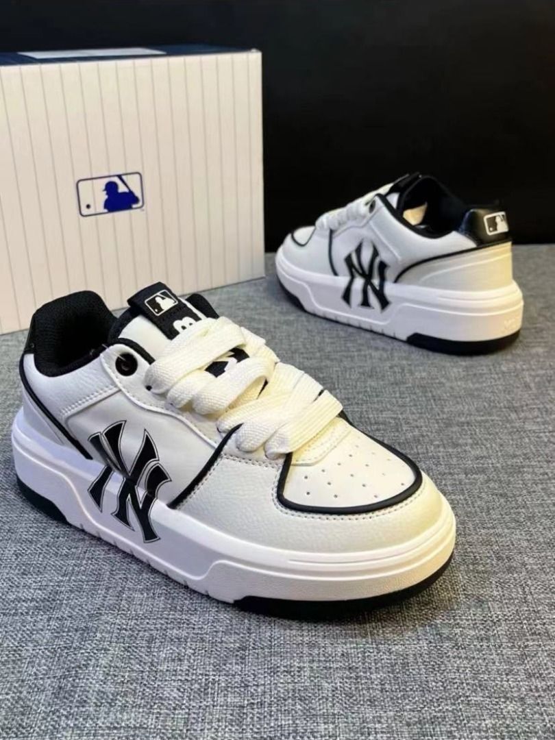 Reebok yankees top sneakers