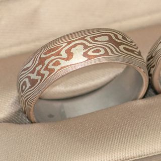 MOKUME GANE THICK ROUNDED BAND AG584, MOKUME GANE, JEWELRY MAKING, METALSMITHING, METAL WORKS, JEWELLERY TECHNIQUE, COPPER, SILVER, WOOD GRAIN PATTERN