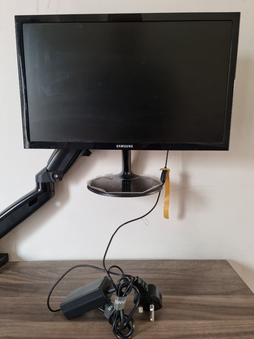 Monitor + Dual Brackets on Carousell