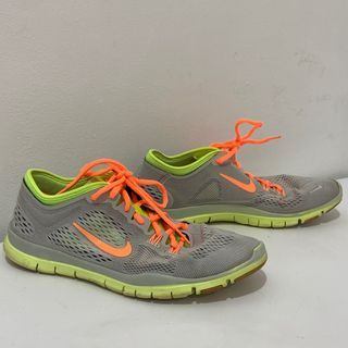 Nike Running Shoes sepatu lari unisex olahraga preloved sport 40 neon yellow kuning orange oren