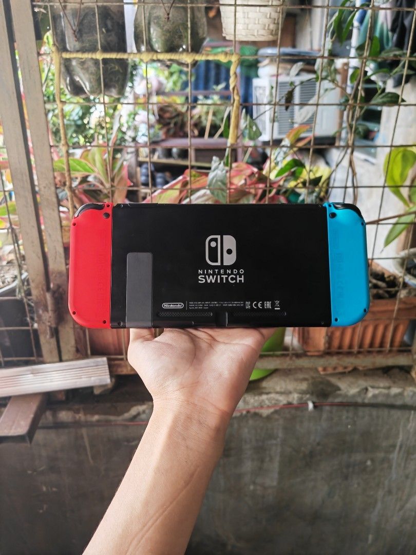 Nintendo Switch V2 on Carousell