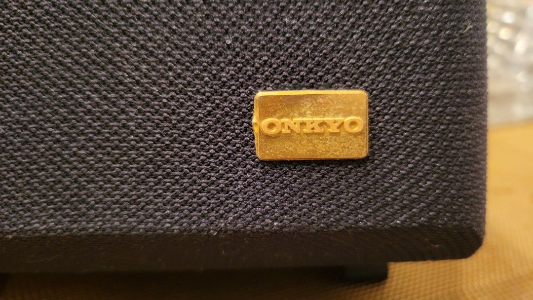 Onkyo speaker (Category: Soundbars, Speakers & Amplifiers) located in Paranaque City. Submitted by edszz (Listing ID 1235082414, Image 2). Description: Onkyo speaker detach yung parang black na net pero madidikit naman working.