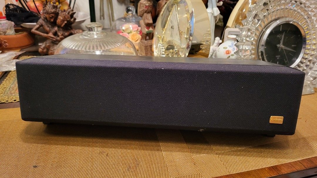 Onkyo speaker (Category: Soundbars, Speakers & Amplifiers) located in Paranaque City. Submitted by edszz (Listing ID 1235082414, Image 1). Description: Onkyo speaker detach yung parang black na net pero madidikit naman working.