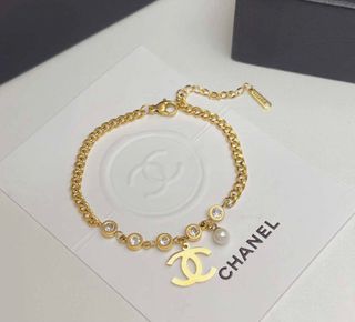 (Category: ) located in . Submitted by classy_accessory (Listing ID 1235085571, Image 1). Description: .
