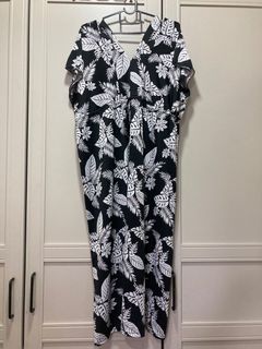 (Category: ) located in . Submitted by onemorethingcloset (Listing ID 1235029826, Image 1). Description: .