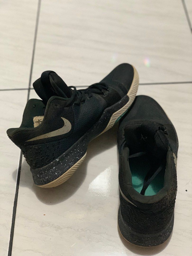 kyrie irving sepatu