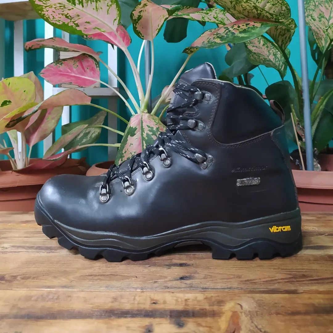 sepatu gunung treking outdoor karrimor boots size 45 secomd