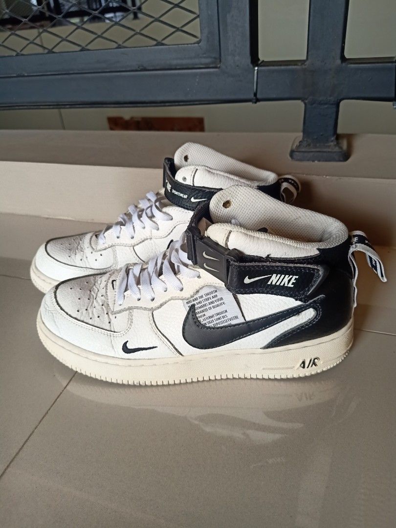 Sepatu nike sportswear 2025