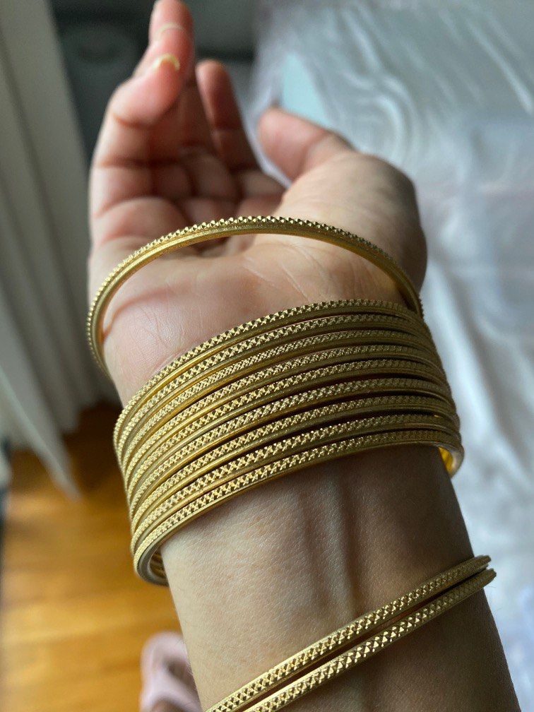 Gold metal bangles new arrivals set