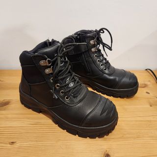 Skechers black work boots