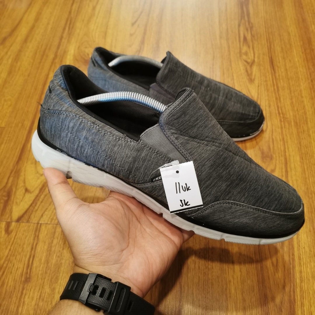 Skechers relaxed fit air cooled memory foam online dual lite