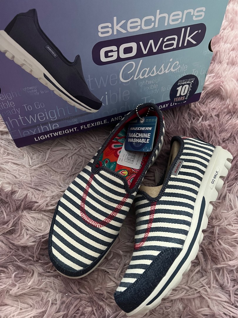 Skechers go walk americana store