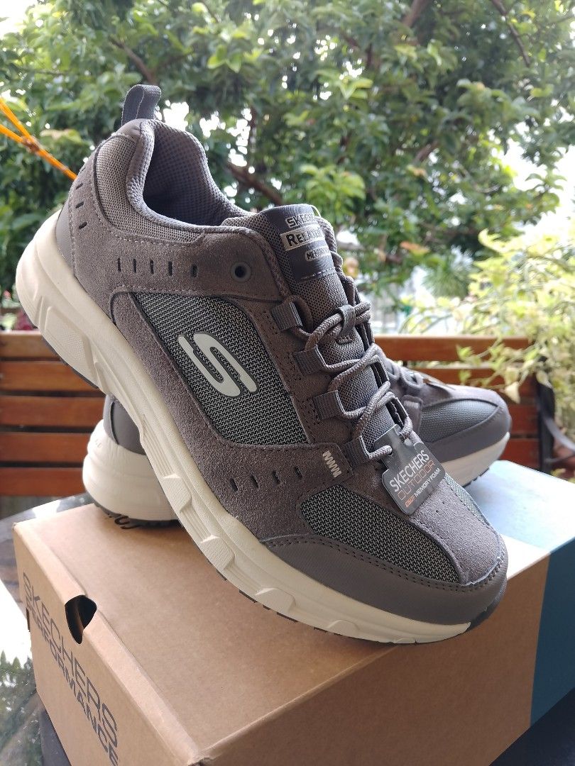 Skechers tennis shoes sales 9.5
