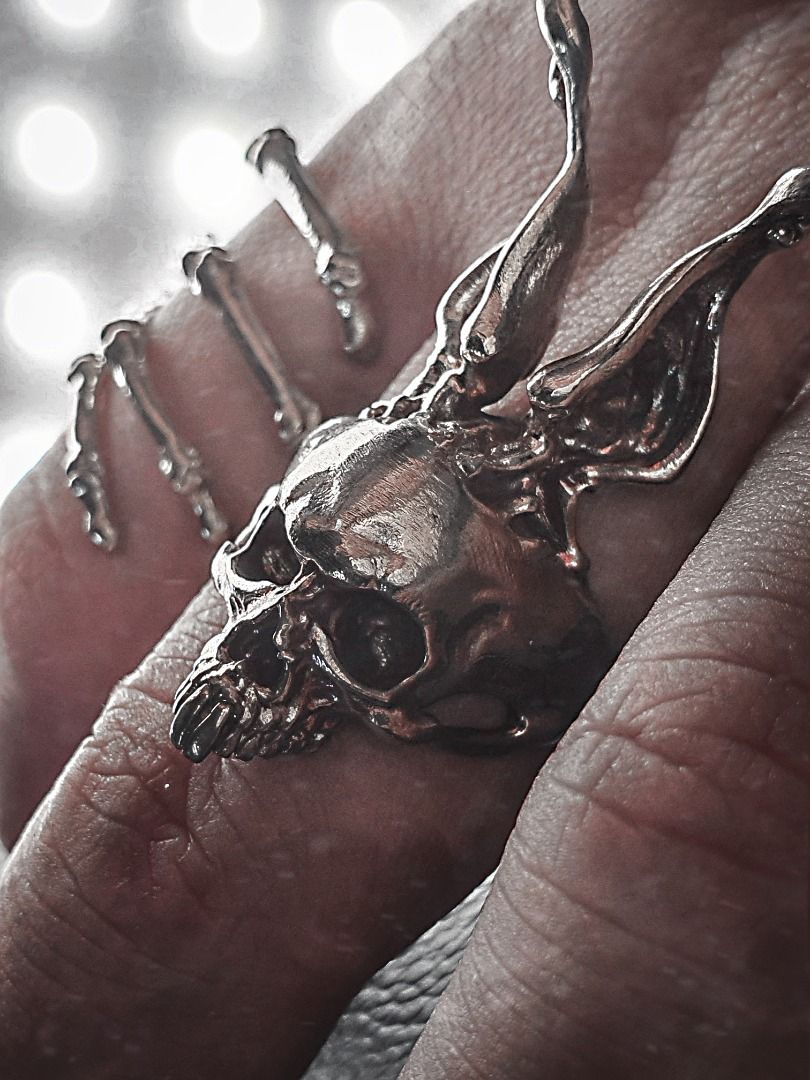 Rabbit hotsell skull ring