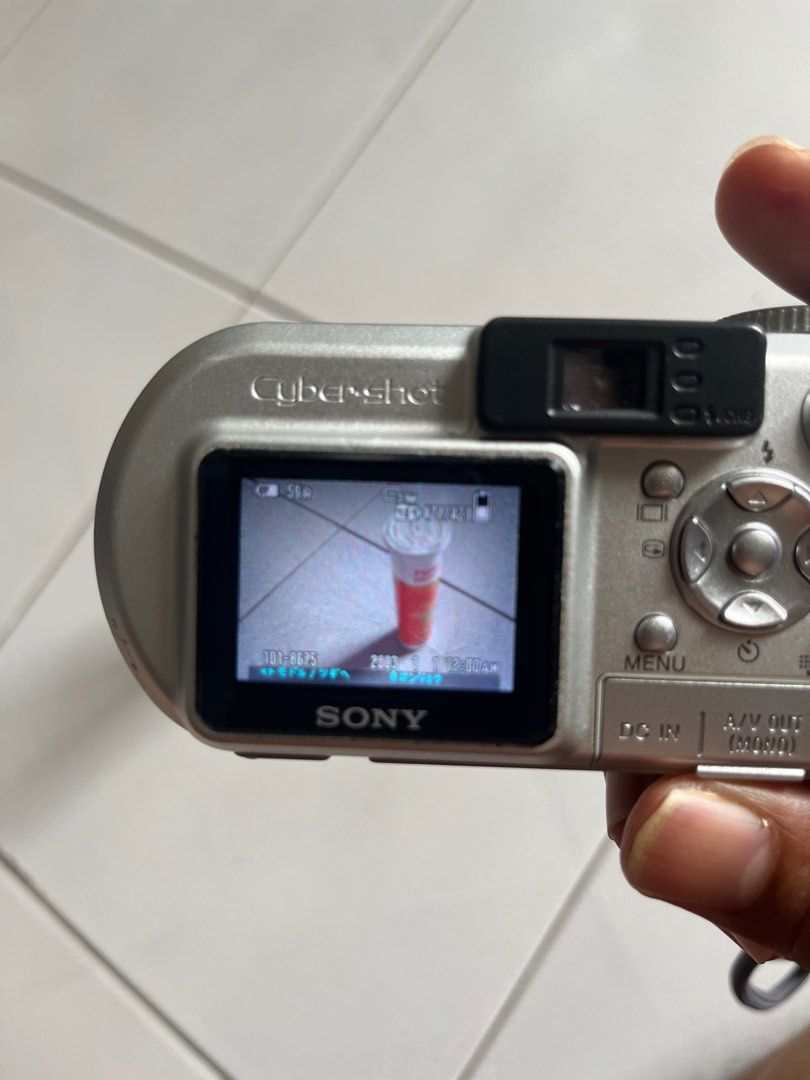 SONY CYBERSHOT DSC P8 CCD 3.2 LOW MEGAPIXELS, Photography, Cameras