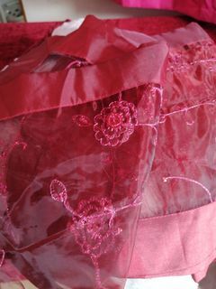 Table runner with tassel