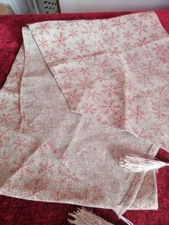 Table runner with xmas design