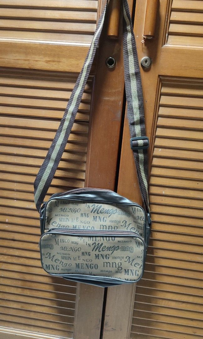 Tas selempang, Fesyen Wanita, Tas & Dompet di Carousell