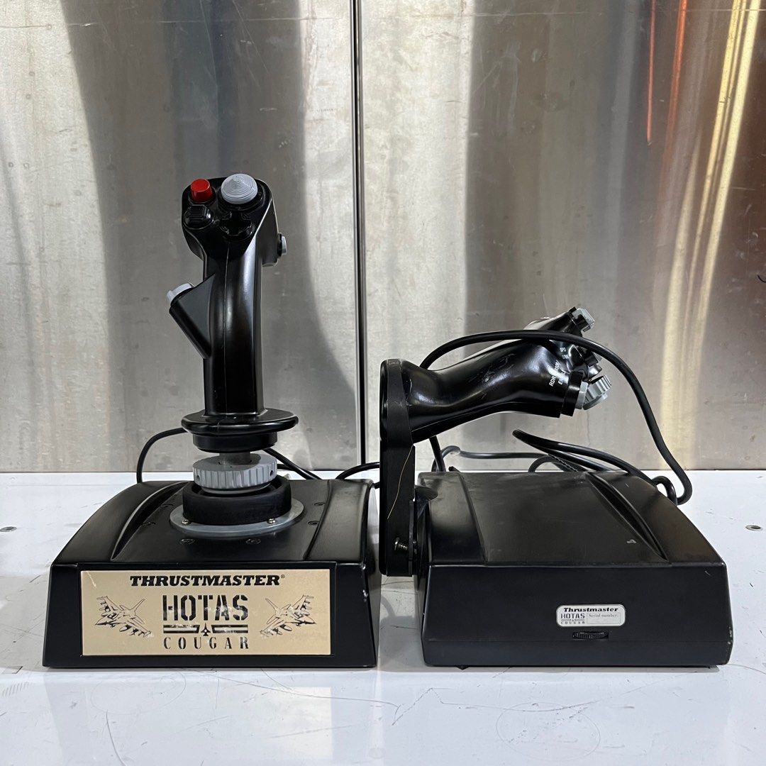 ThrustMaster HotasCougar(フェルトカバー付) 美品 ThrustMaster HotasCougar(フェルトカバー付) 美品 HOTAS Cougar