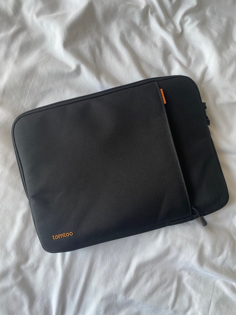 Tomtoc 13 inch laptop sleeve (black) on Carousell
