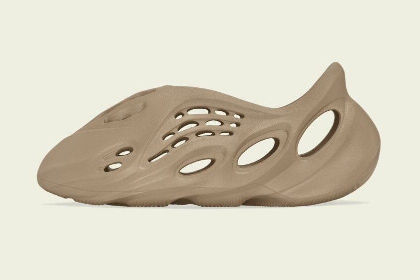 UK11] Yeezy Foam Runner 'Clay Taupe', Men's Fashion, Footwear, Sneakers on  Carousell
