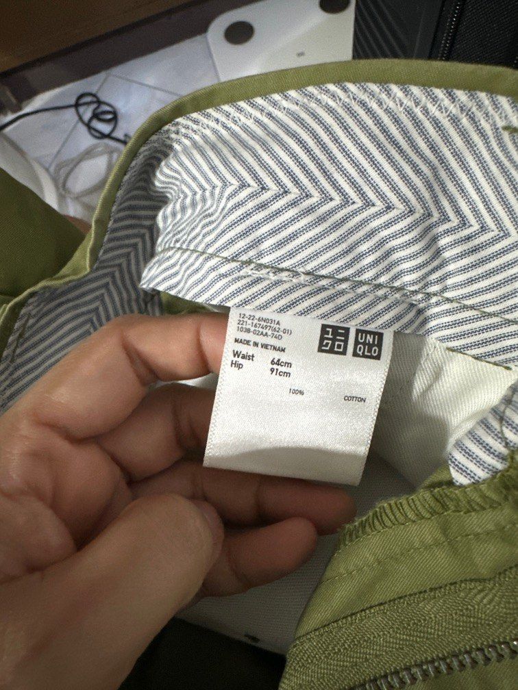 Uniqlo short size 64cm on Carousell