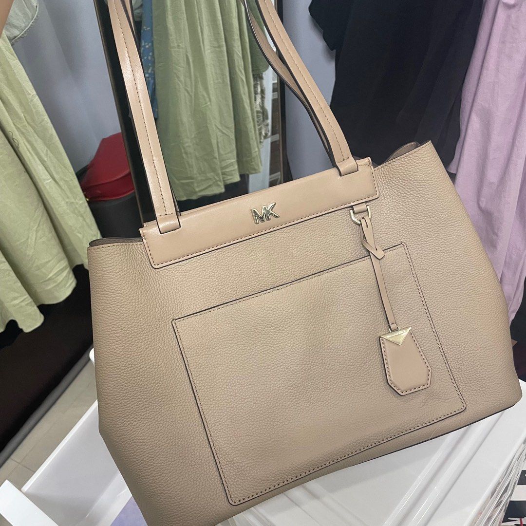 Meredith medium logo and leather 2025 tote