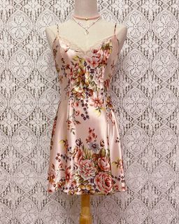 🌸Vintage Victoria's Secret Gold Tag Pink Floral Glossy Satin Princess Seam Cami Strap Slip Dress Thrift Coquette Dollette Princess Fairycore
