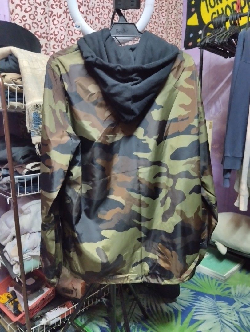 Vans discount camo windbreaker