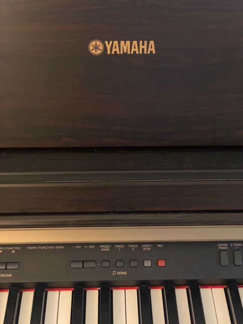 Yamaha Electric Piano YDP-321 (well used), Hobbies & Toys, Music