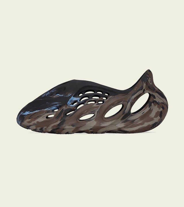 Yeezy foam runner mx cinder, Men's Fashion, Footwear, Sneakers on