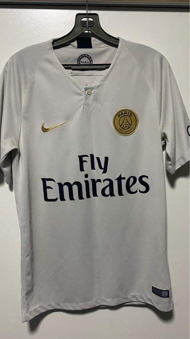 2018 PSG Away Kit, Men's Fashion, Activewear on Carousell