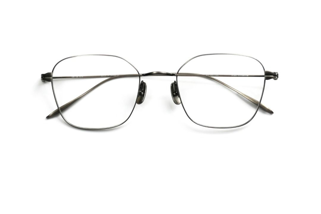 金子眼鏡KM-34 SIZE: 52-21-145, 男裝, 手錶及配件, 眼鏡- Carousell
