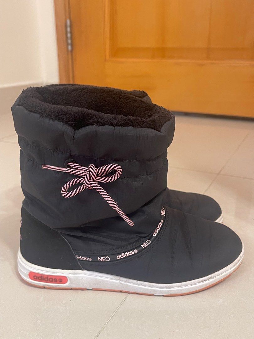 正版Adidas NEO 黑色短boots 舒適保暖US6 JP230 $80, 女裝, 鞋, Carousell