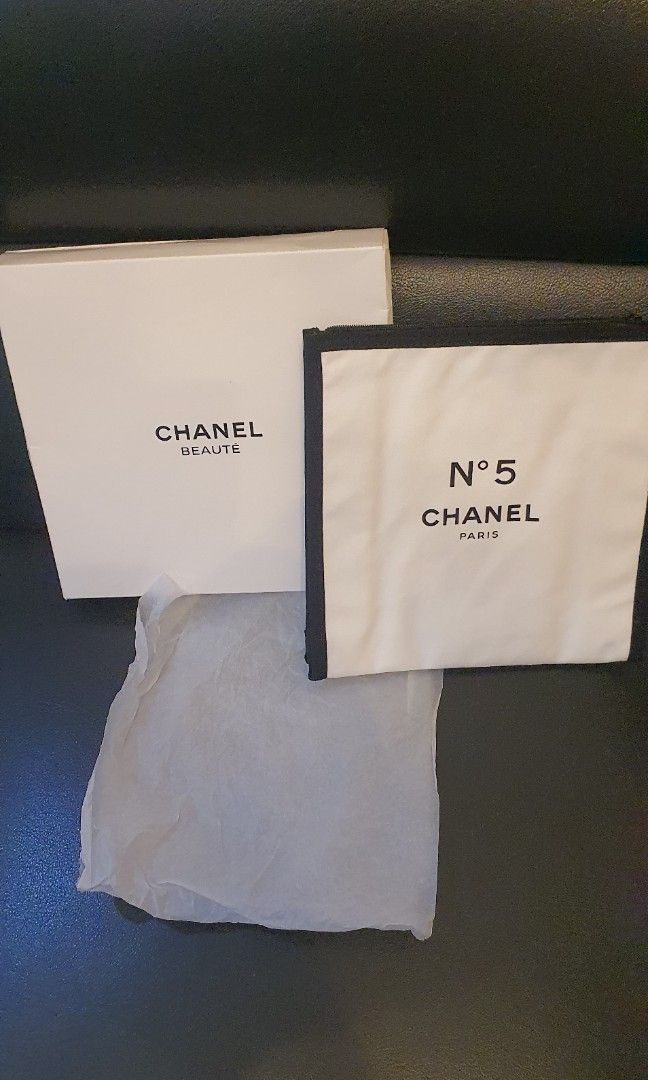 Authentic chanel pouch bag (Category: Luxury Bags & Wallets) located in Cavite. Submitted by ohmie23 (Listing ID 1236687795, Image 1). Description: Authentic chanel drawstring hand bag vip gift with box.