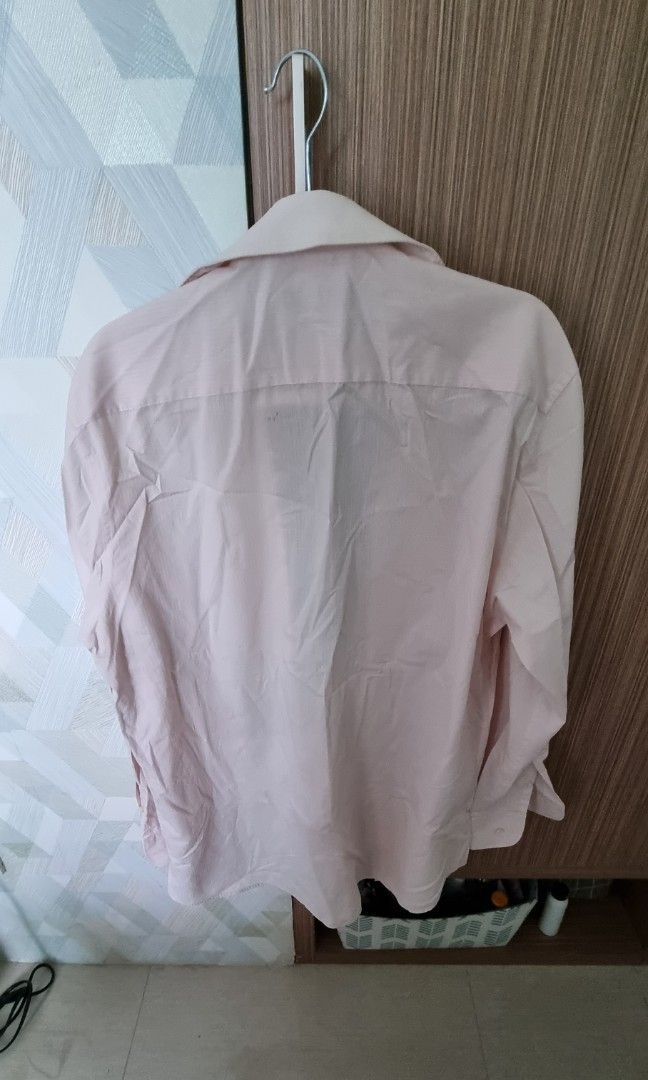 Authentic G2000 salmon pink long sleeve polo (Category: Formal Shirts) located in Quezon City. Submitted by averyav (Listing ID 1236699389, Image 2). Description: Authentic G2000 salmon pink long sleeve polo Size 16/34 on tag Has a small stain at the back RFS: rarely used.