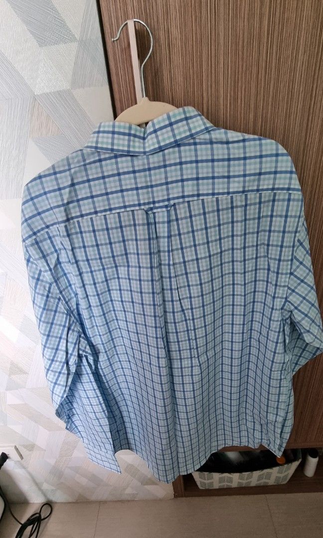 Authentic izod long sleeves polo (Category: Formal Shirts) located in Quezon City. Submitted by averyav (Listing ID 1236698670, Image 3). Description: Authentic izod long sleeves polo Medium on tag In excellent condition! No flaws RFS: rarely used.