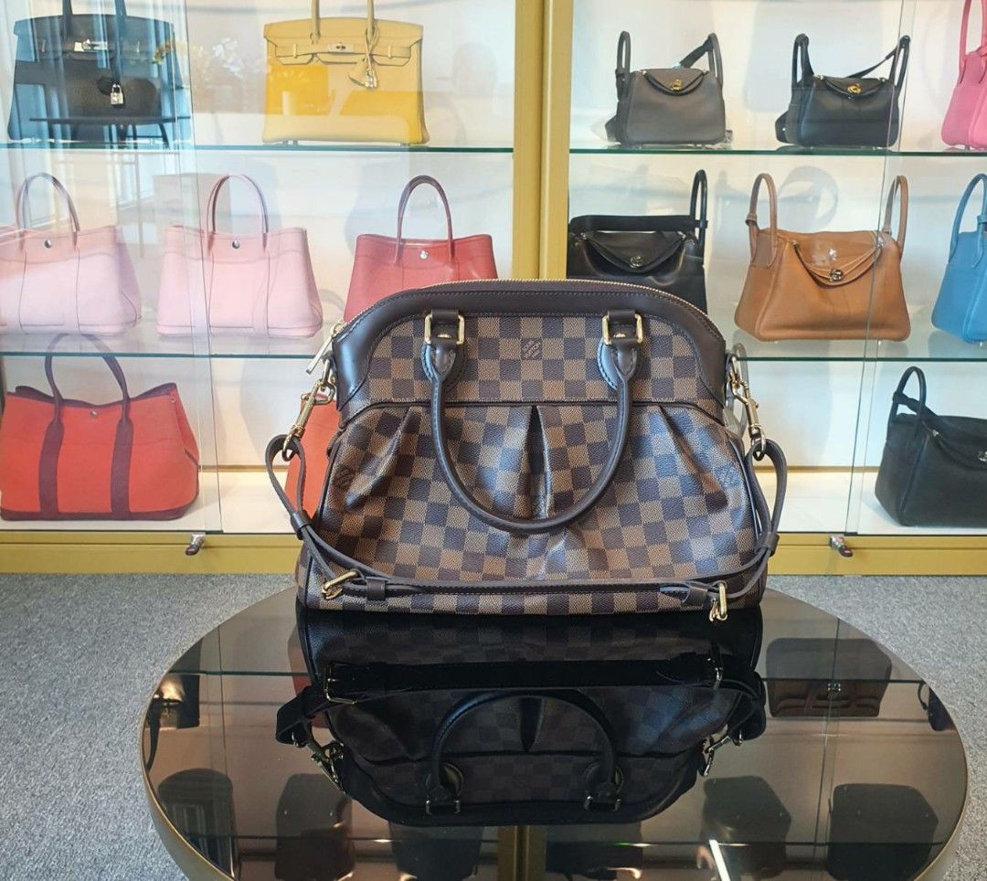 Louis Vuitton Trevi damier MM, Women's Fashion, Bags & Wallets, Purses &  Pouches on Carousell