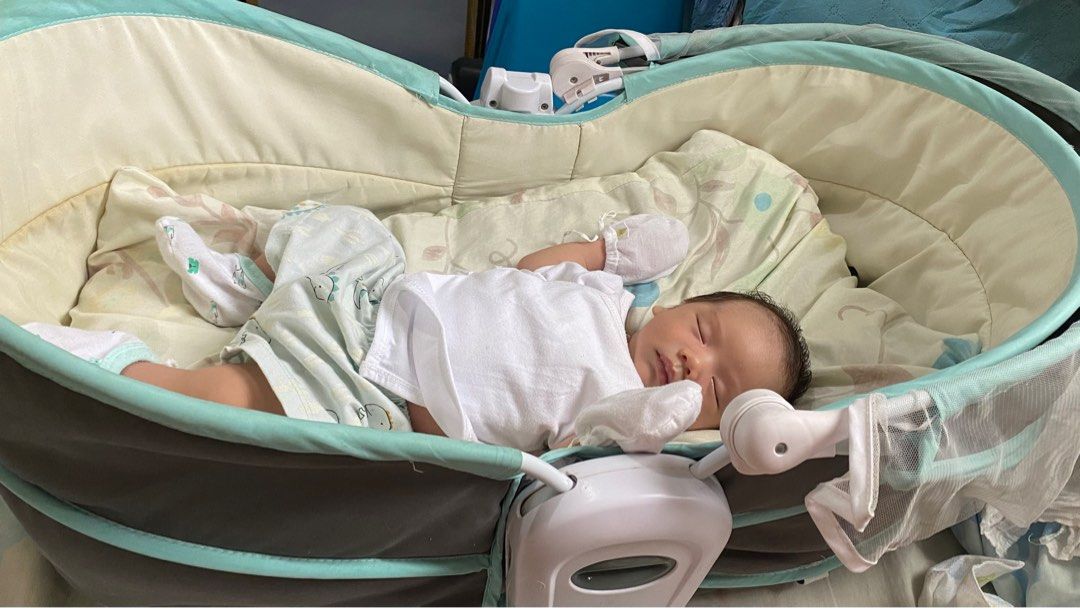 Bassinet cheap and rocker