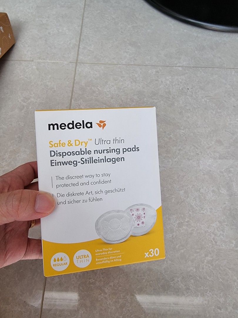 Medela Safe & Dry Ultra Thin Disposable Nursing Pads (2 x 30 count