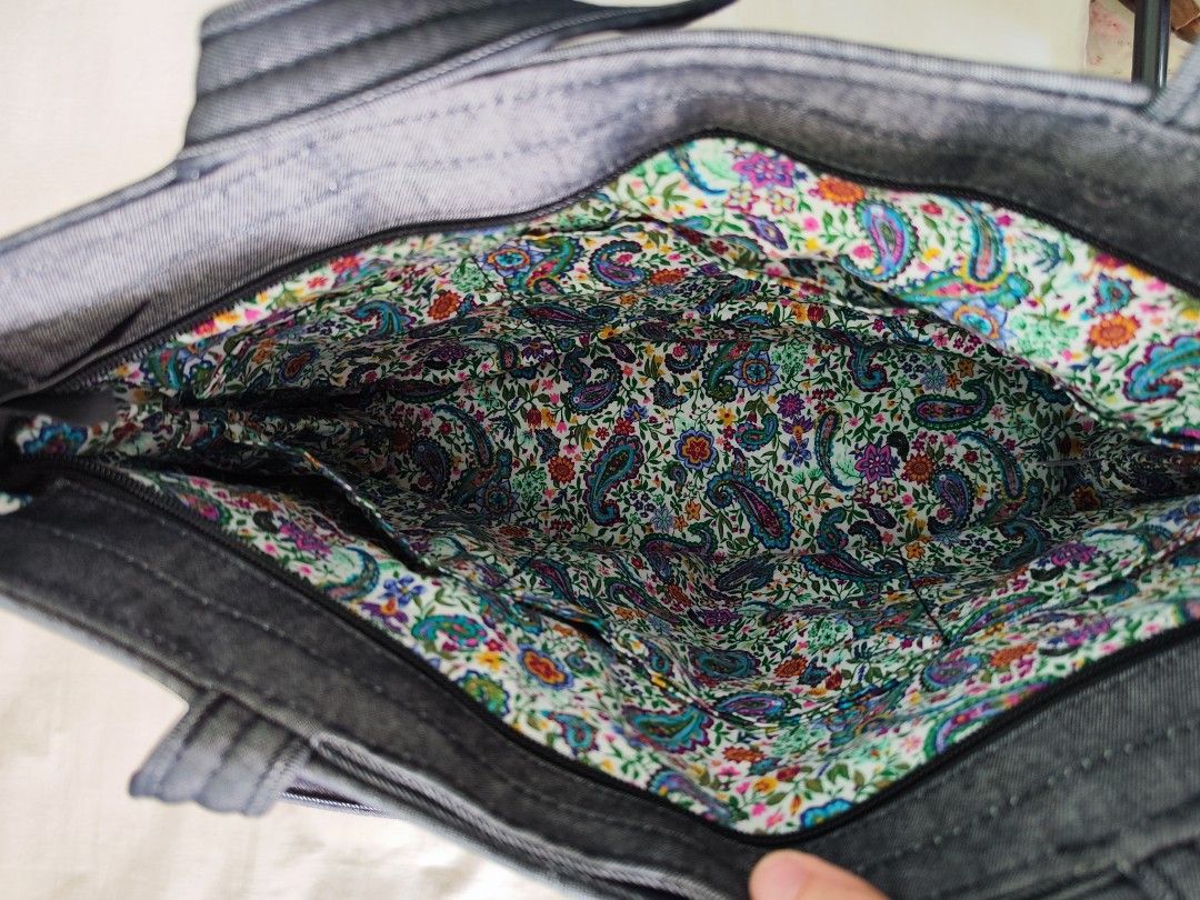 Vera bradley on sale extra large tote