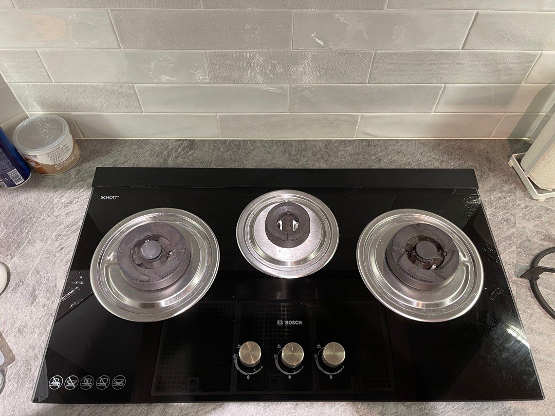 BOSCH PBD7331SG 3BURNER GAS HOB (PUB GAS) Box and protected, TV