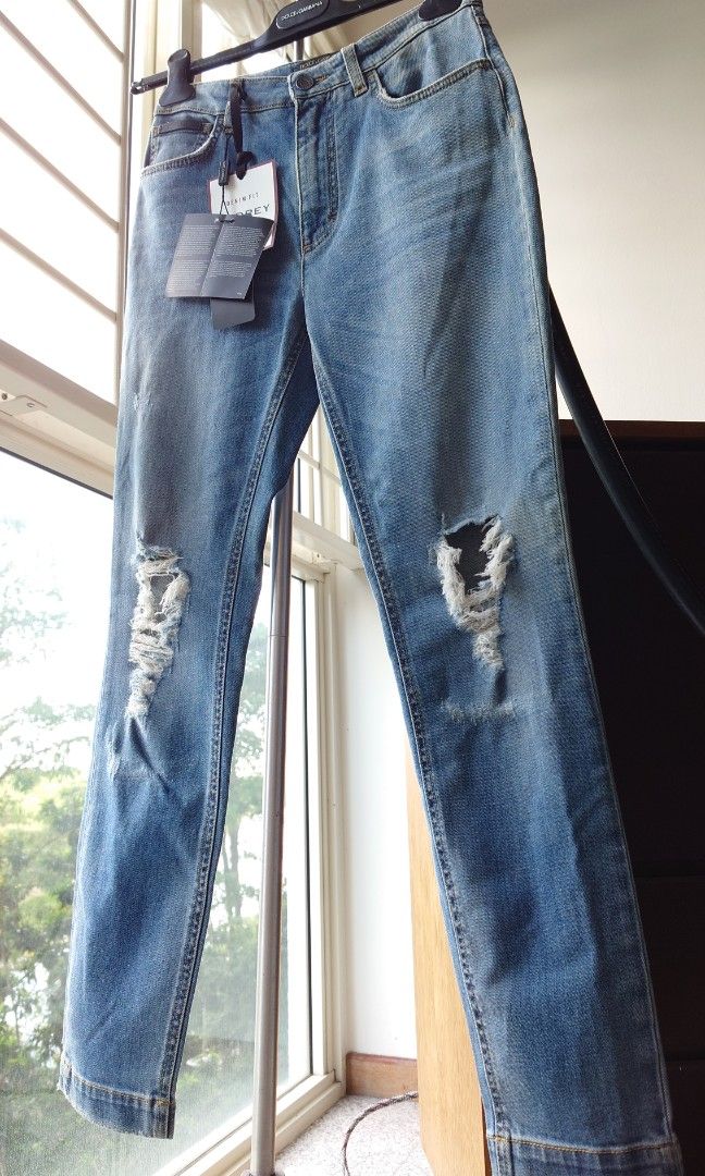 Holey skinny jeans clearance