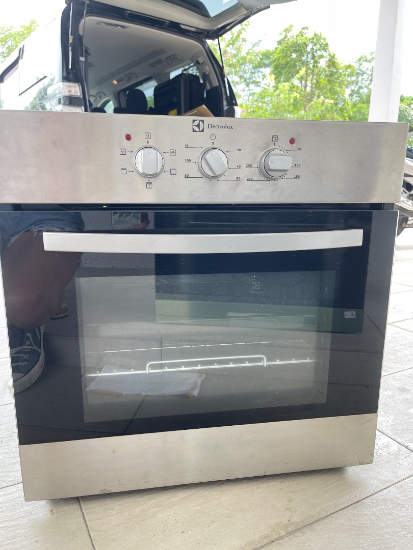 BRAND NEW ELECTROLUX BUILT IN OVEN, TV & Home Appliances, Kitchen