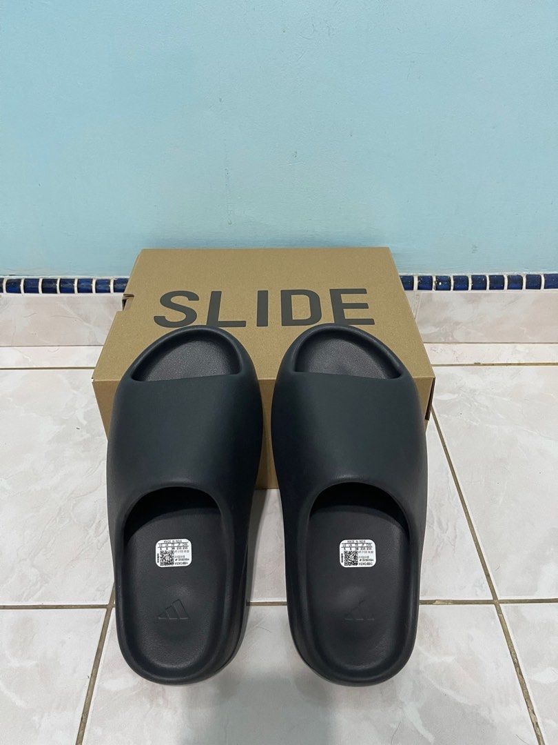 Brand New Yeezy Slide Onyx