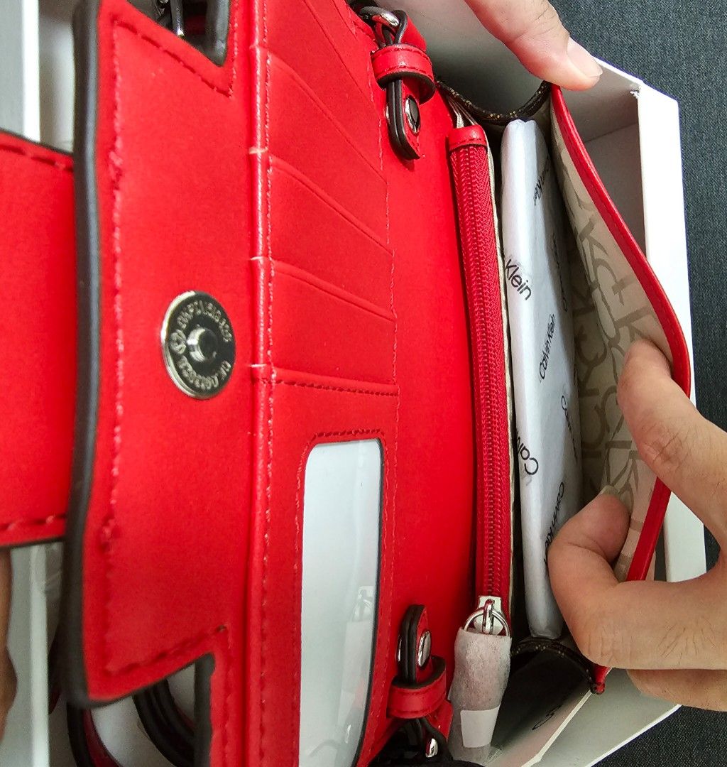 Calvin Klein Crossbody Wallet