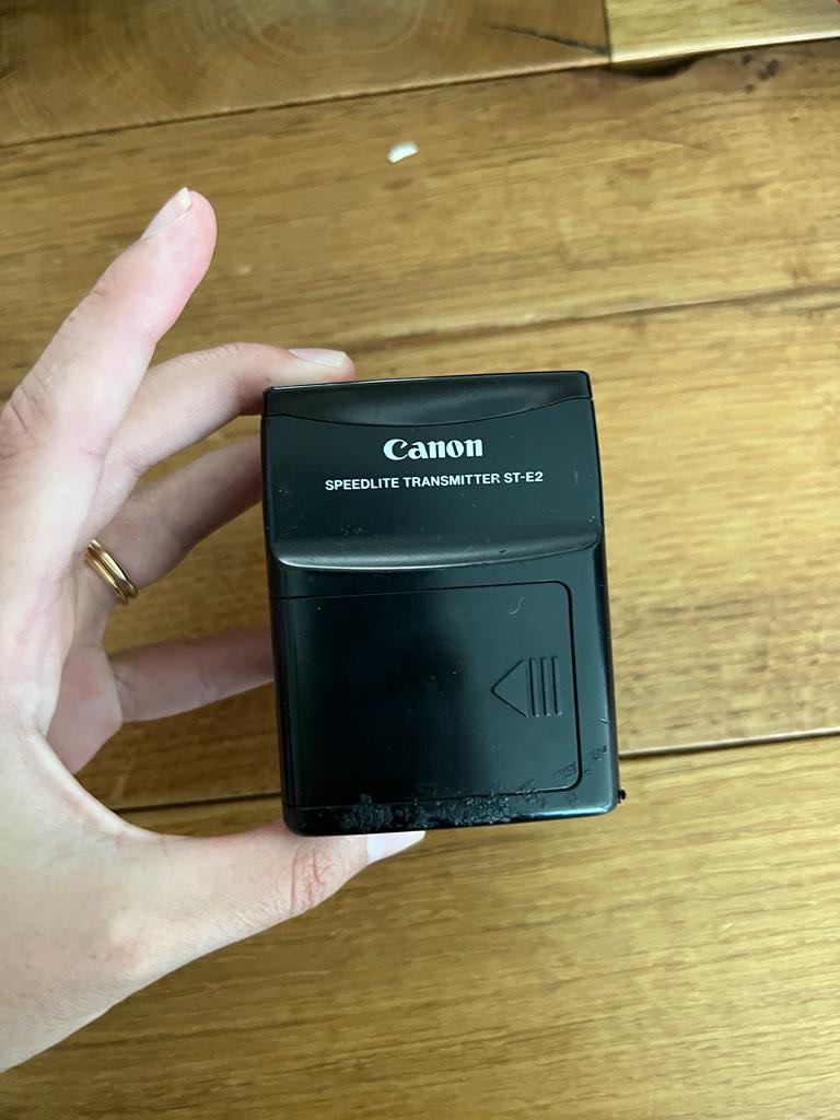 Canon Speedlite Transmitter STE2, Photography, Cameras on Carousell