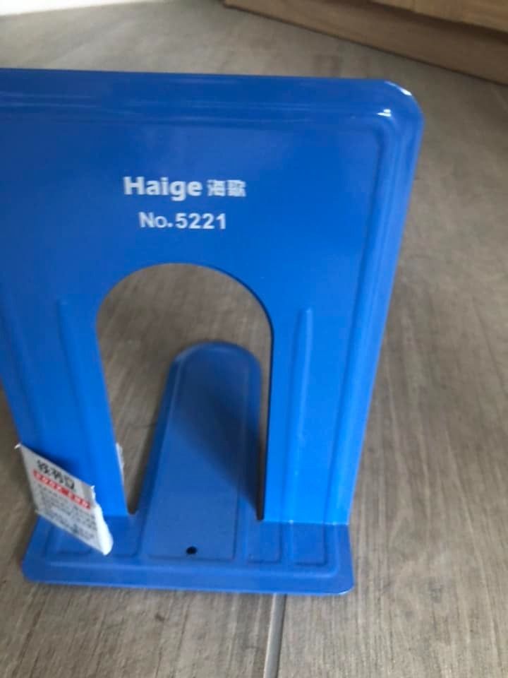 CD holder, book holders CD架，書架, 興趣及遊戲, 音樂、樂器 & 配件, 音樂與媒體 CD 及 DVD