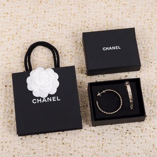 （分類：）位於 。 由 soindelapeau 提交（商品編號 1236589984，圖片 1）。簡介： 。